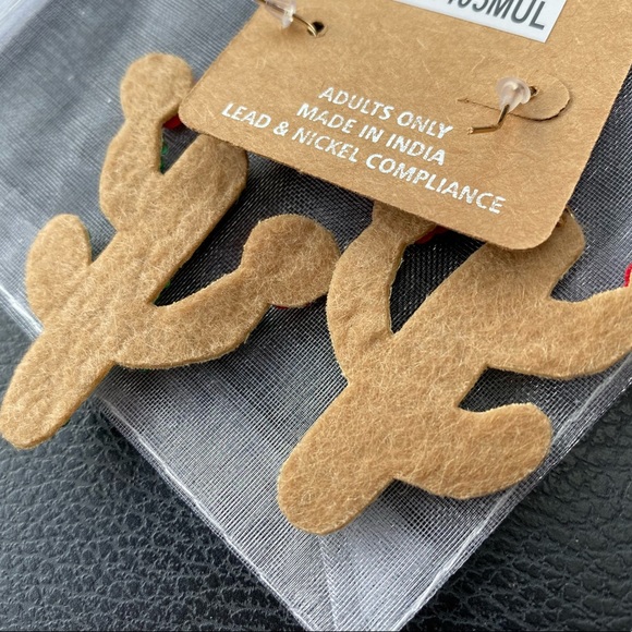 Gorgeous Blooming Saguaro Cactus Seed Beaded Earrings felt backed new - Picture 2 of 10